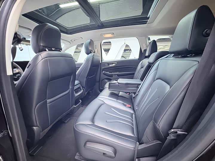 Фото 6 - Ford Edge