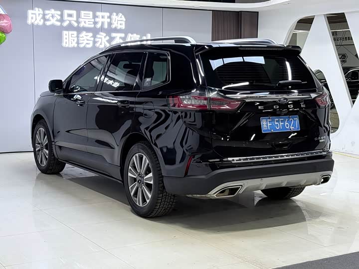 Фото 9 - Ford Edge