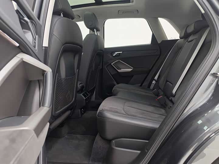 Фото 8 - Audi Q3