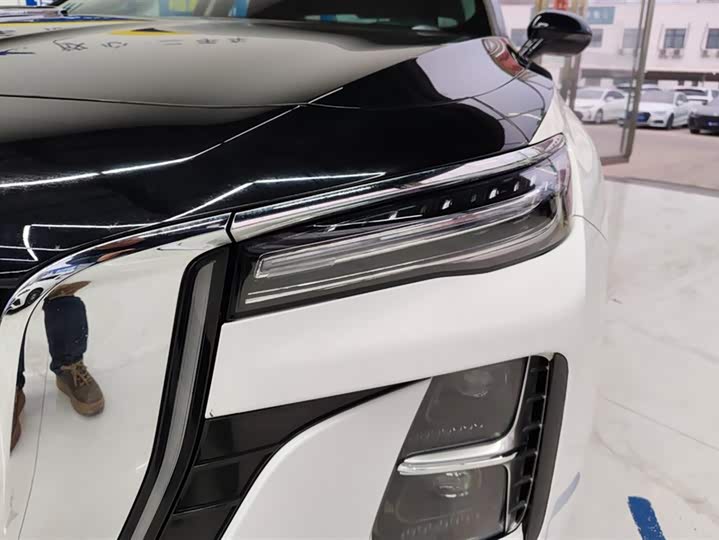 Фото 5 - Hongqi H5