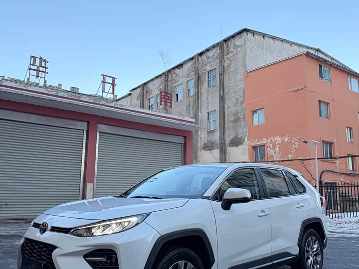 Фото 1 - Toyota Wildlander