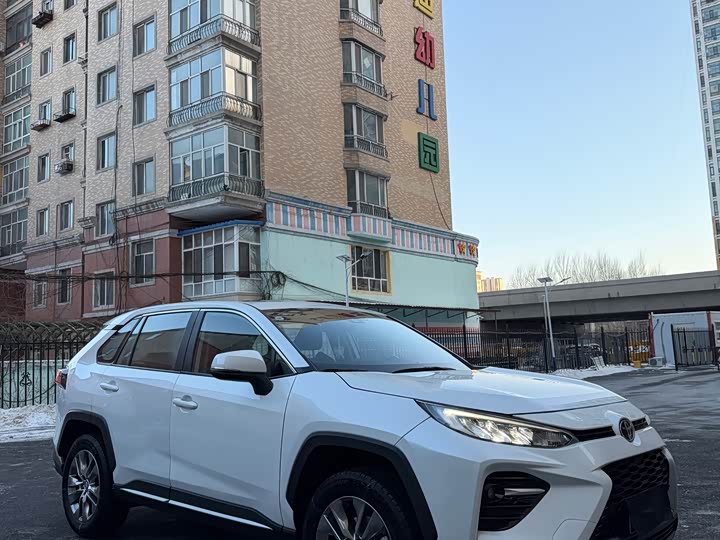 Фото 3 - Toyota Wildlander