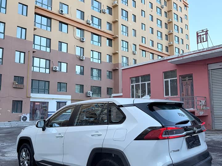 Фото 7 - Toyota Wildlander