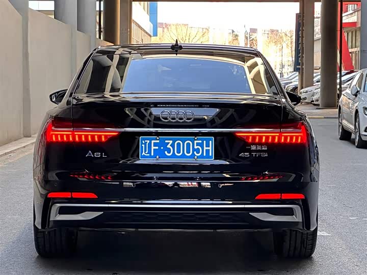 Фото 4 - Audi A6L