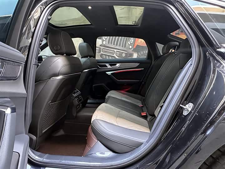 Фото 8 - Audi A6L