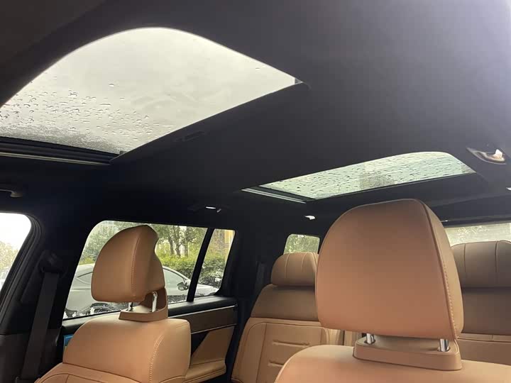 Фото 8 - Hyundai Santa Fe