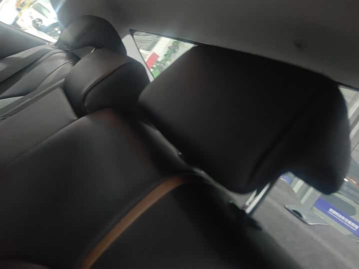 Фото 4 - Toyota Camry