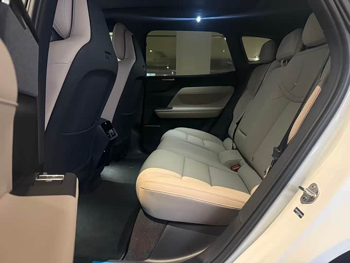 Фото 9 - Volvo XC70 Hybrid