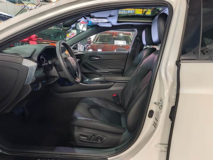 Фото 4 - Toyota Avalon