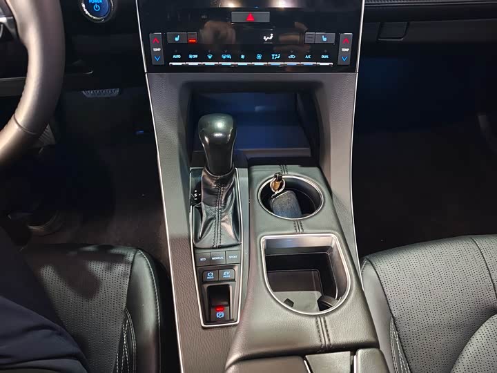 Фото 9 - Toyota Avalon