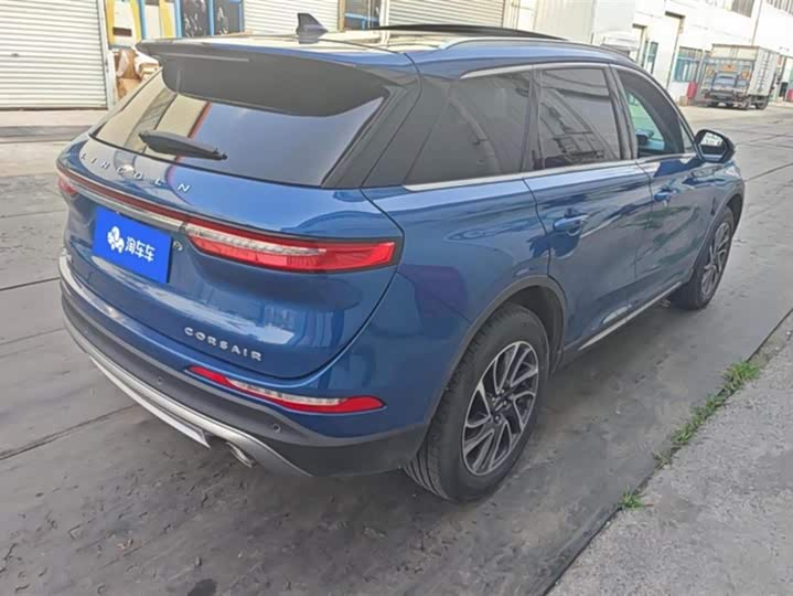 Фото 3 - Lincoln Corsair