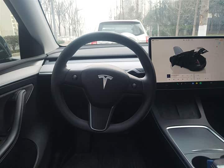 Фото 3 - Tesla Model Y