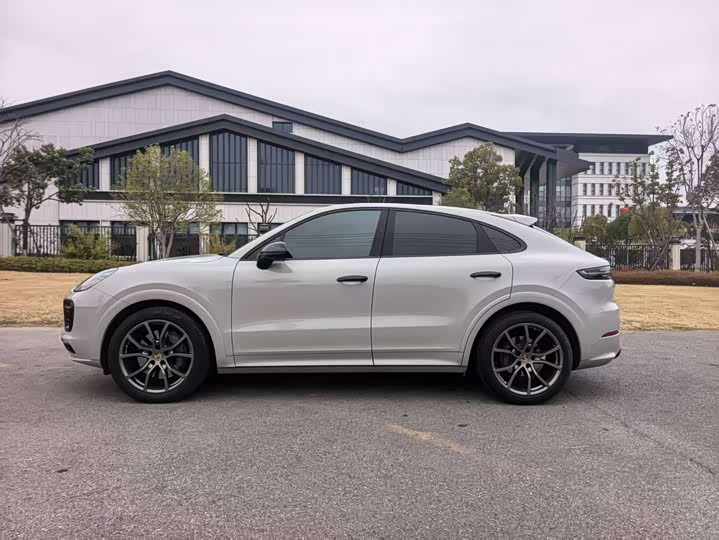 Фото 5 - Porsche Cayenne