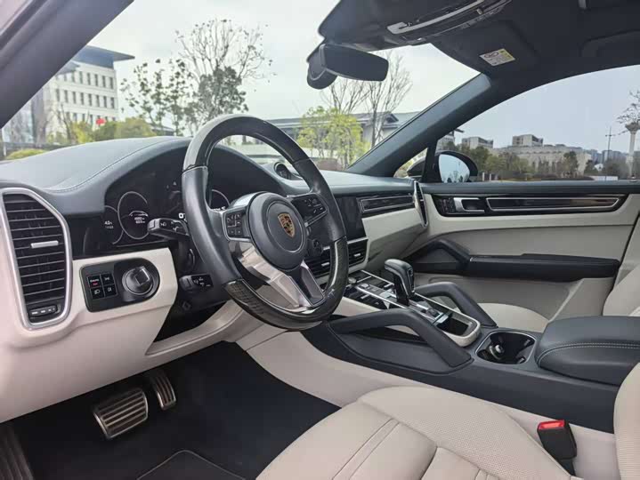 Фото 8 - Porsche Cayenne