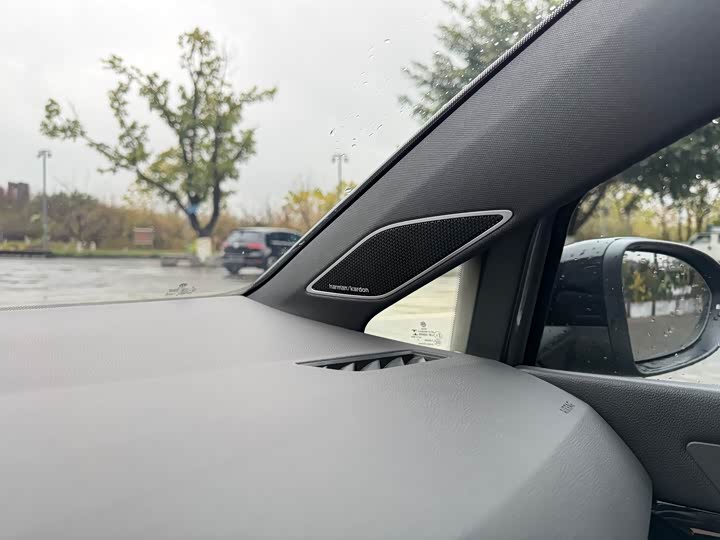 Фото 2 - Volkswagen Golf