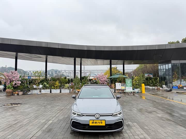 Фото 5 - Volkswagen Golf