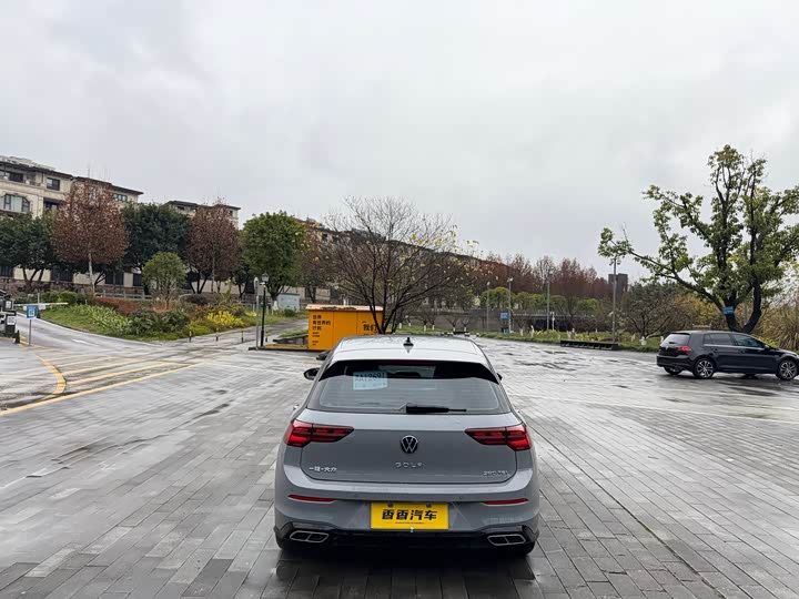 Фото 8 - Volkswagen Golf