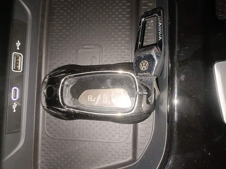 Фото 9 - Volkswagen Lamando L