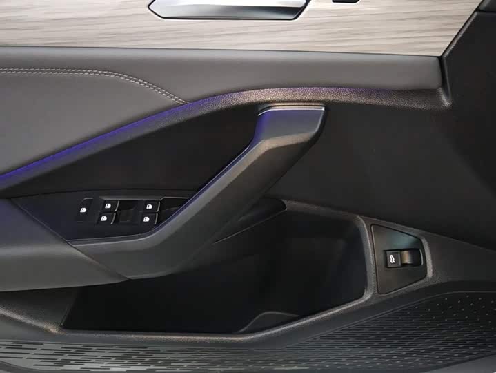 Фото 7 - Volkswagen Sagitar L