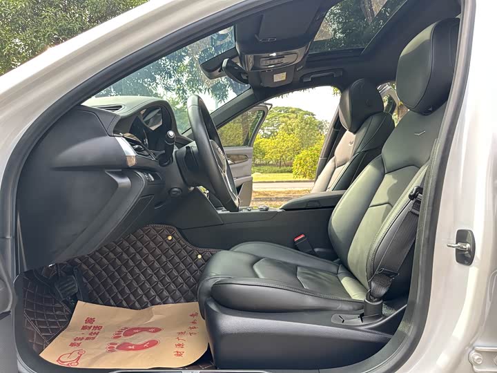 Фото 8 - Cadillac CT6