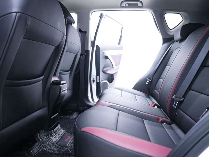 Фото 3 - Geely Coolray