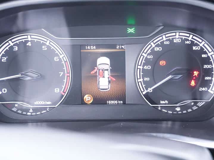 Фото 8 - Geely Coolray