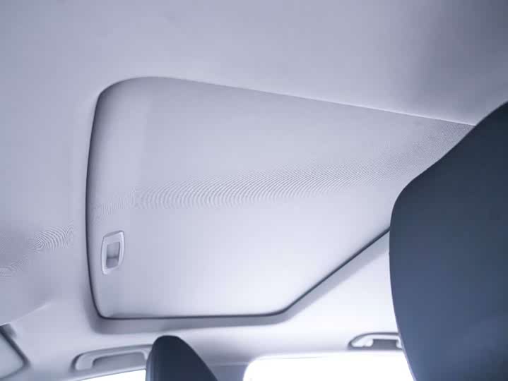 Фото 9 - Geely Coolray