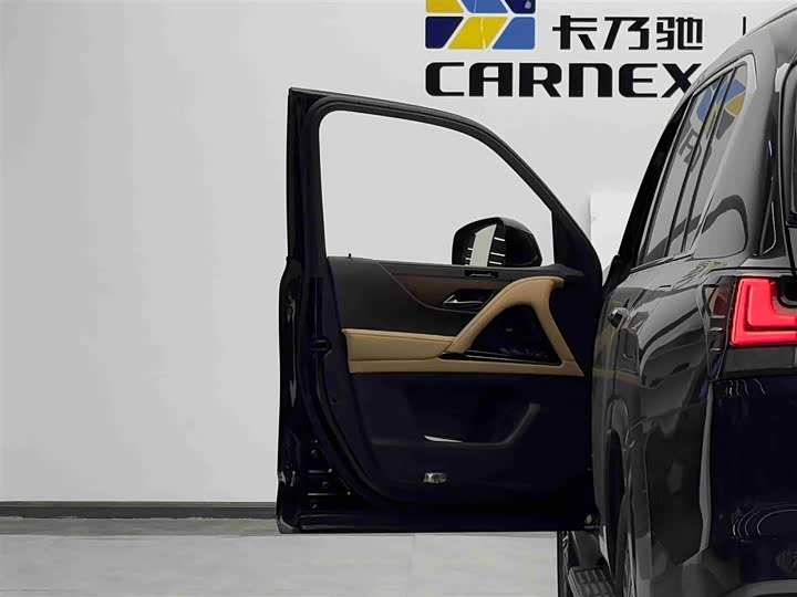 Фото 5 - Lexus LX