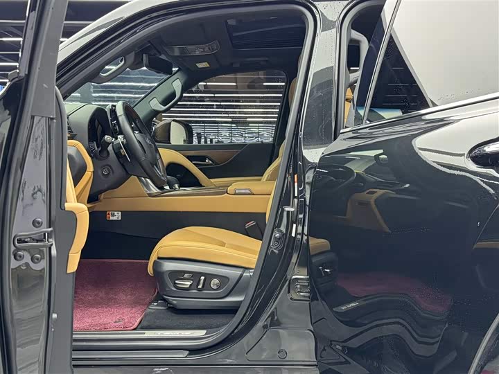 Фото 6 - Lexus LX