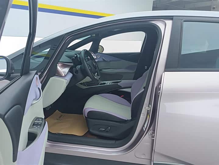 Фото 9 - BYD Dolphin