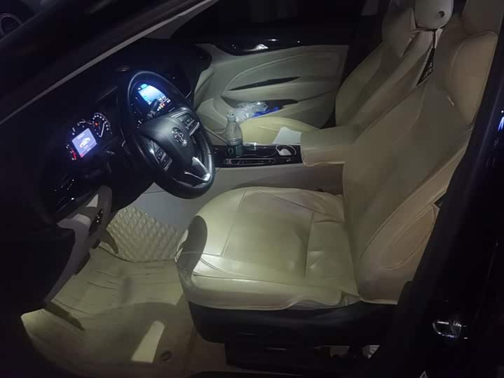 Фото 9 - Buick Regal