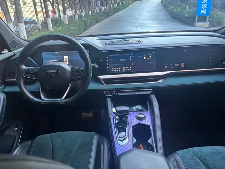 Фото 6 - Geely Monjaro