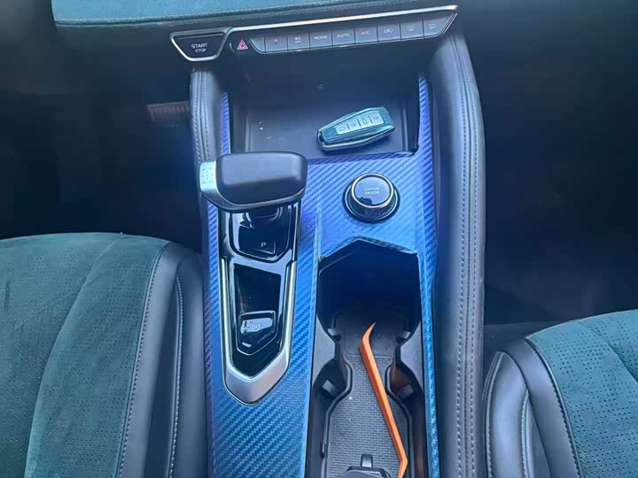 Фото 7 - Geely Monjaro