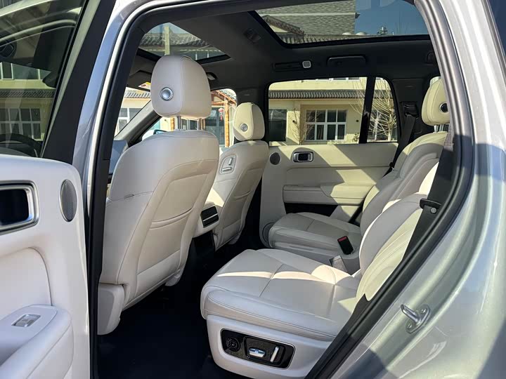 Фото 8 - LiXiang L8