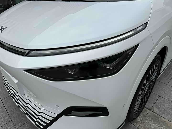 Фото 3 - XPeng X9