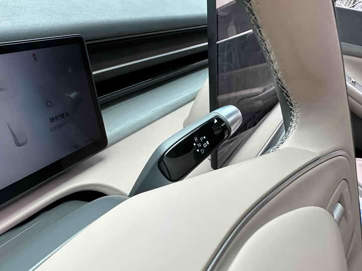 Фото 9 - XPeng X9