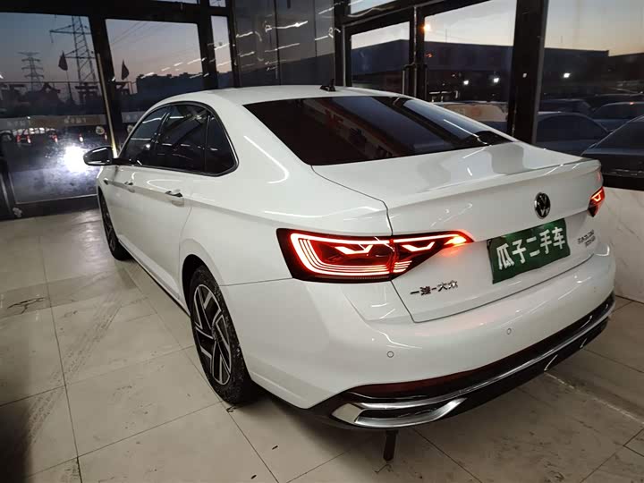 Фото 5 - Volkswagen Sagitar L