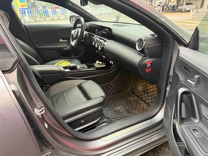 Фото 8 - Mercedes-Benz CLA-Class