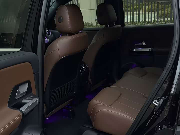 Фото 8 - Mercedes-Benz GLB-Class