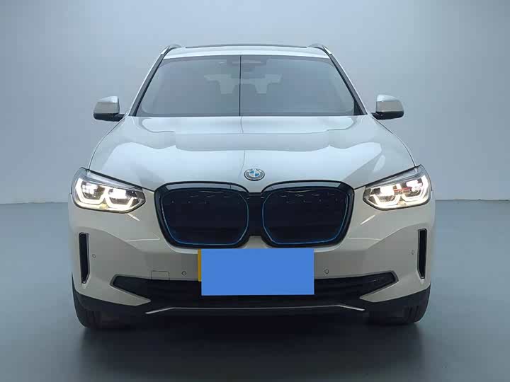 Фото 2 - BMW iX3