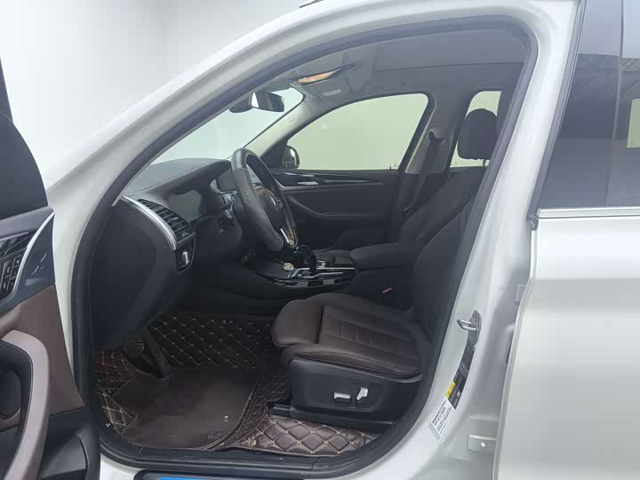 Фото 4 - BMW iX3