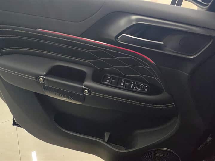 Фото 7 - Tank 300