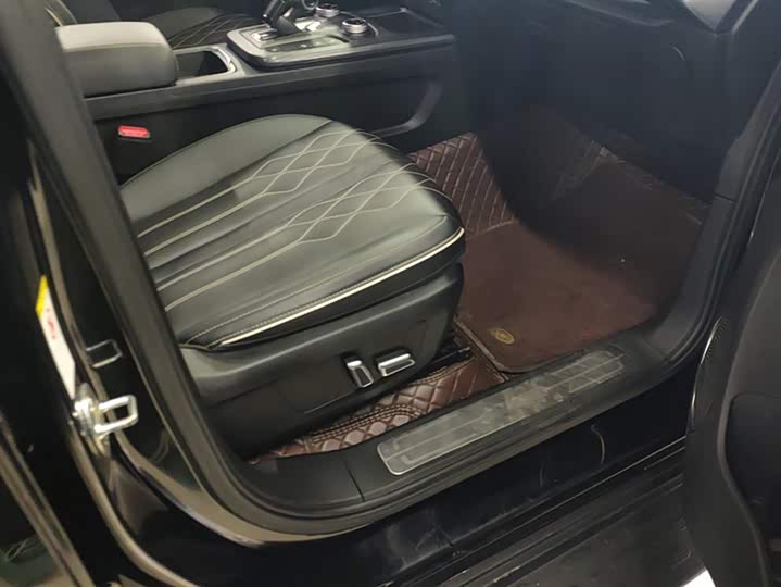 Фото 8 - Tank 300