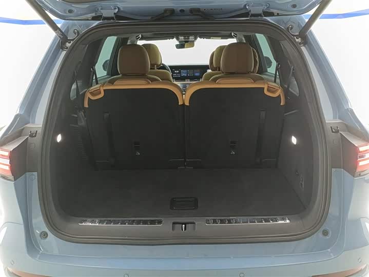 Фото 4 - LiXiang One