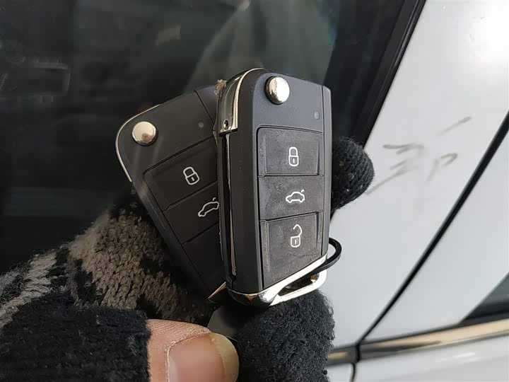 Фото 9 - Volkswagen Sagitar L