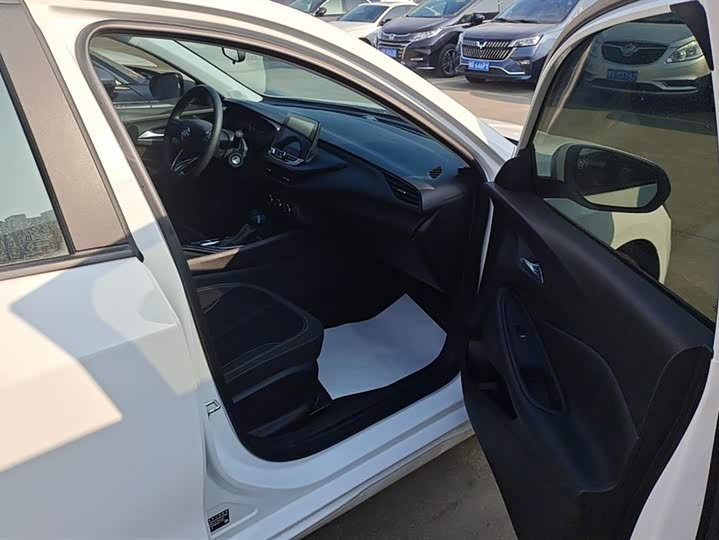 Фото 8 - Buick Verano