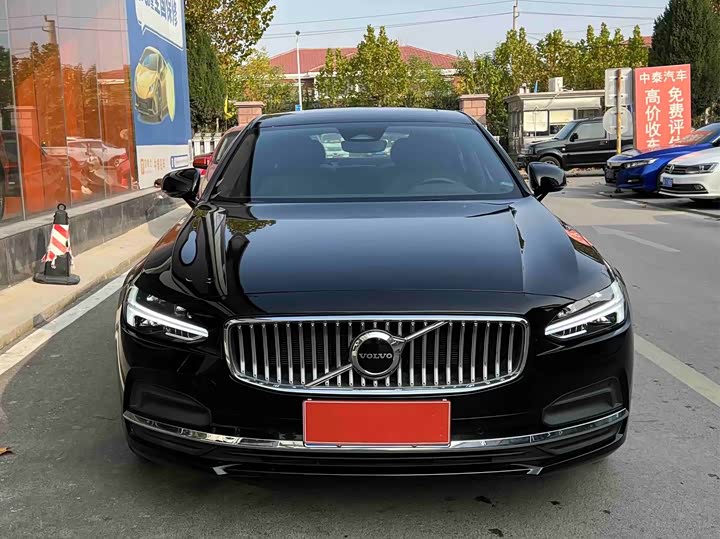 Фото 2 - Volvo S90