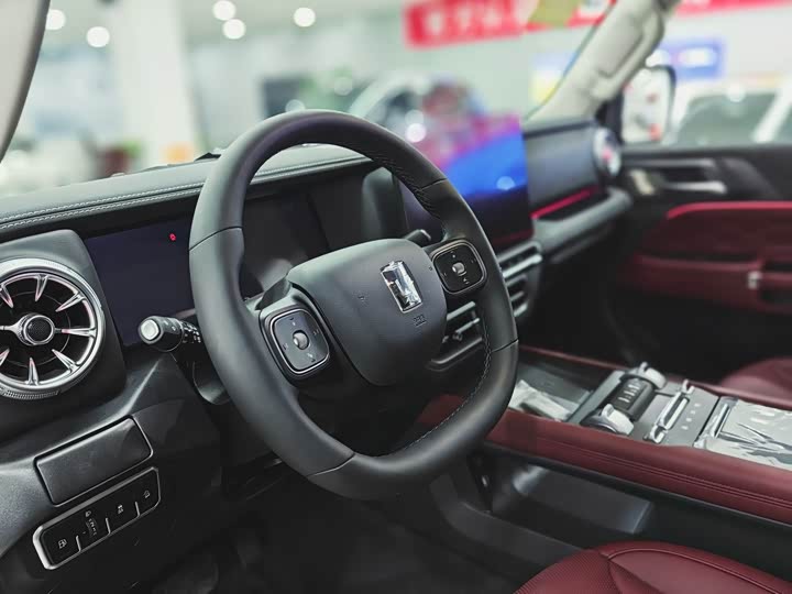 Фото 7 - Tank 300 Hybrid