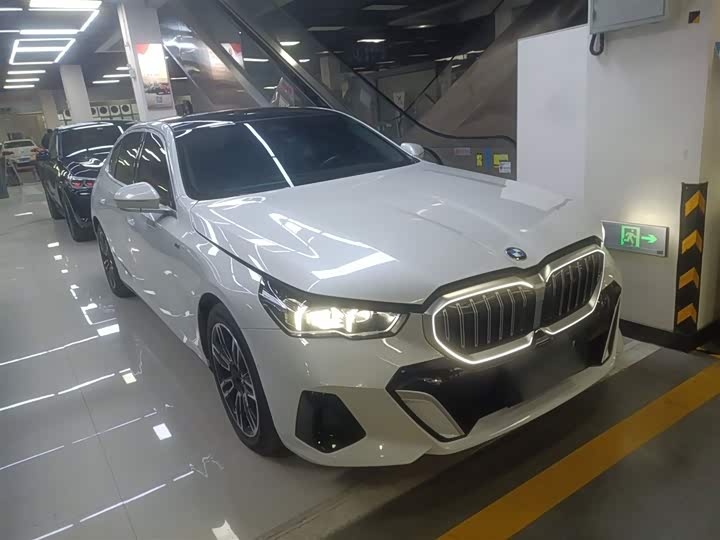 Фото 4 - BMW 5 Series