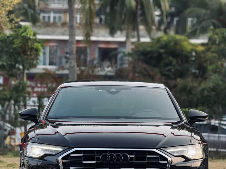 Фото 2 - Audi A6L